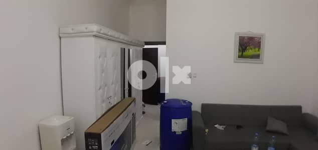 Studio penthouse unfurnished for family or single person in thumama 5
