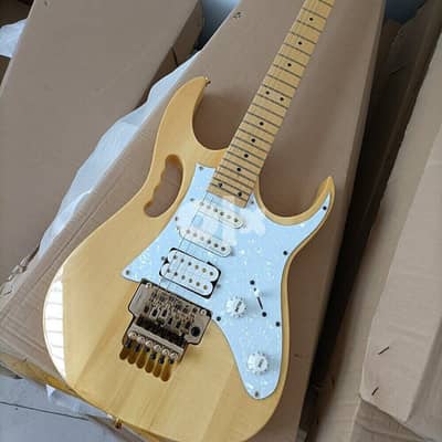 6 Strings Electric Guitar White Pearled Pickguard Gold Hardware FR Bri 2
